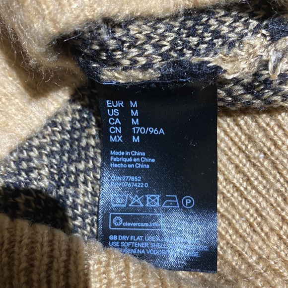 H&M Zebra Sweater - Picture 3 of 3